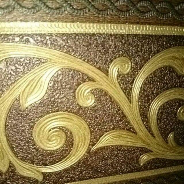  wallpaper dinding border list motif klasik coklat embose 