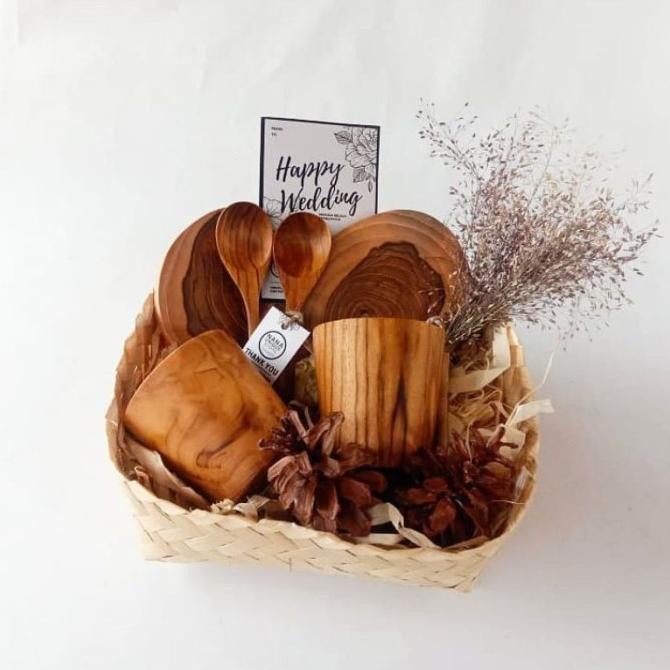 

GALIH COUPLE HAMPERS BOX / GIFT BOX / WEDDING GIFT