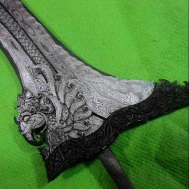 KERIS KAMARDIKAN ANTIK