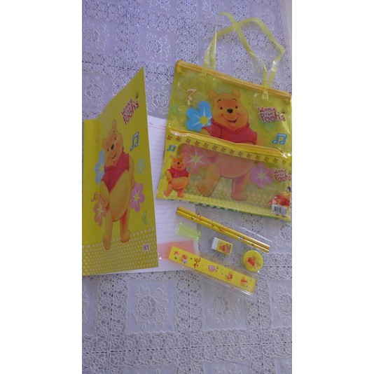 

Tas sandang transparan set alat tulis winnie the pooh