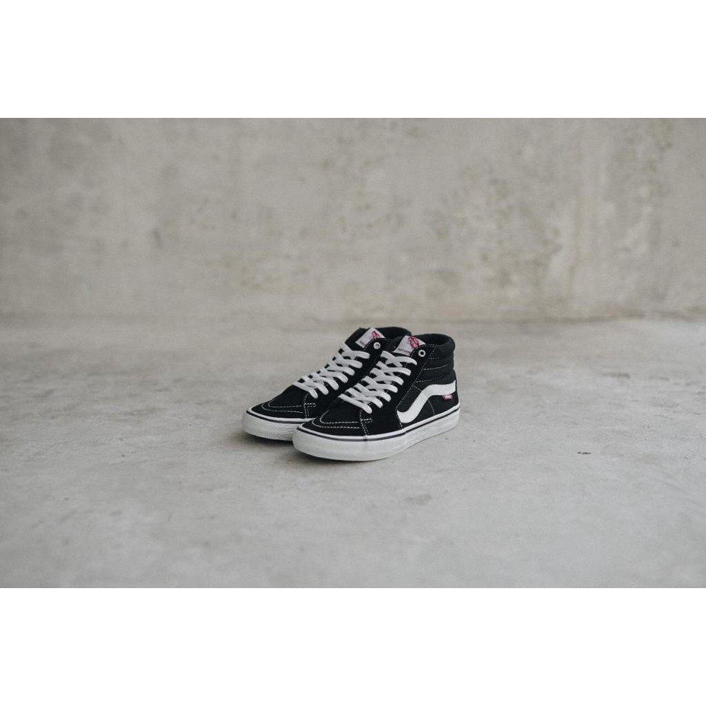 Sk8-Hi Pro Black White