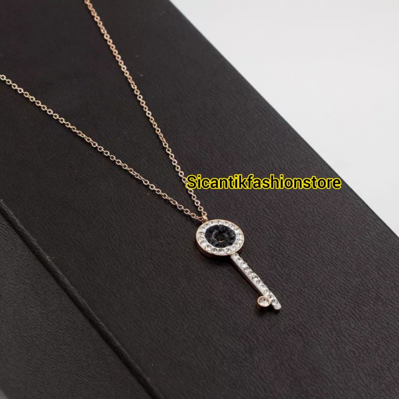 Kalung Titanium Rose Gold Liontin Kunci  Fashion Wanita Terlaris Anti Karat Selamanya Kalung Wanita Korea Liontin Kunci Kalung Wanita Terbaru Liontin Model Kunci