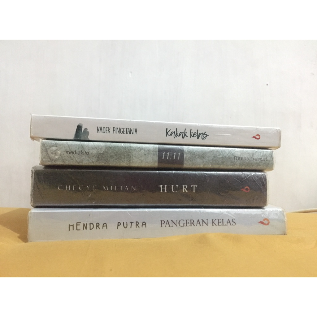 NOVEL (PRELOVED) PANGERAN KELAS, KAKAK KELAS, HURT, 11:11