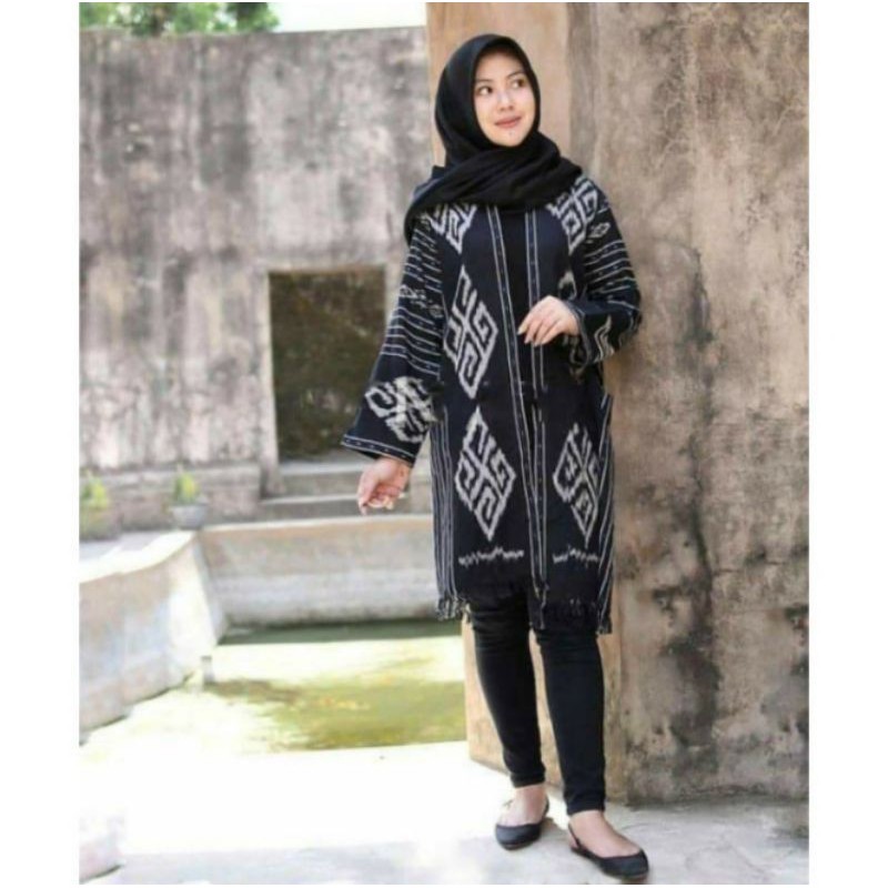 outerwear kardigan fashion tenun hitam putih