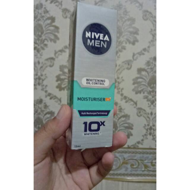 Nivea men whitening oil control moisturizer
