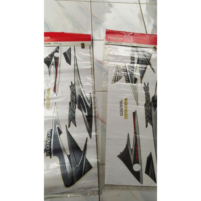 striping tiger revo violet original