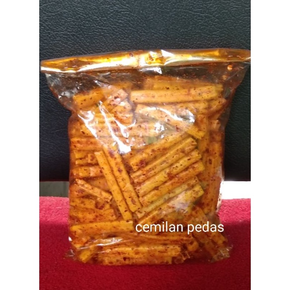 

makanan ringan pedas, kerup potato renyah dan kriuk-kriukkk isi 250 gram siap santap