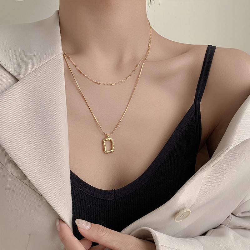 Kalung Multilayer Bahan Alloy Warna Emas Dan Silver Untuk Wanita