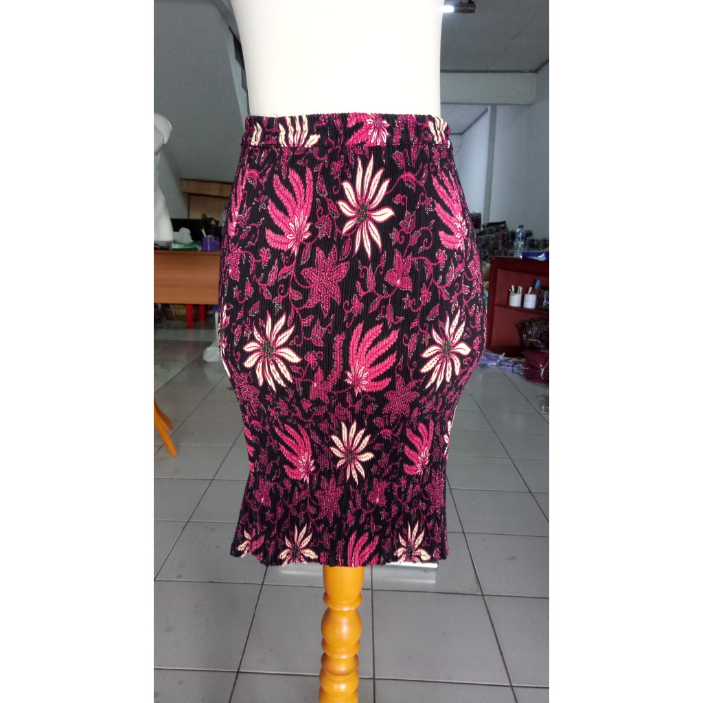 Rok pendek jumbo plisket catarina midi skirt batik