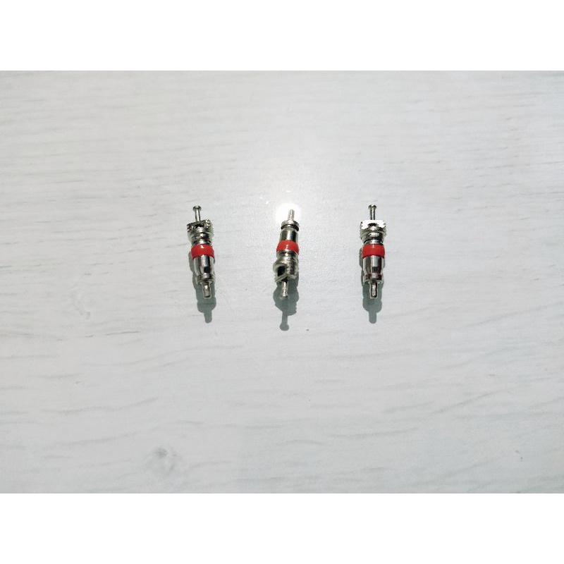 Spuyer isi pentil ban tubles
