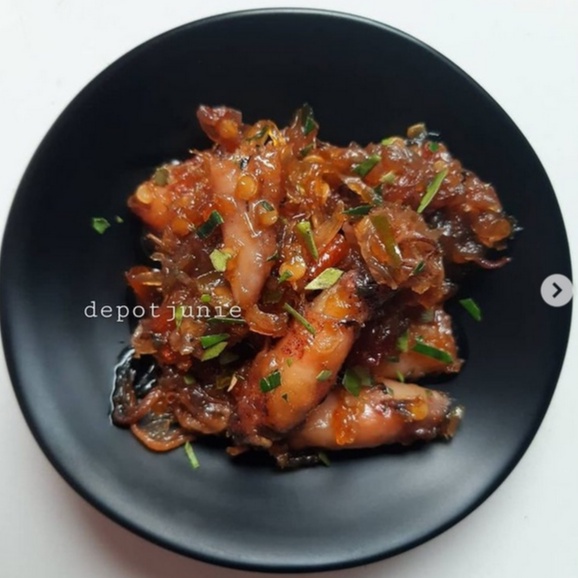 

Sambal Bawang Basah Cumi Depot Junie