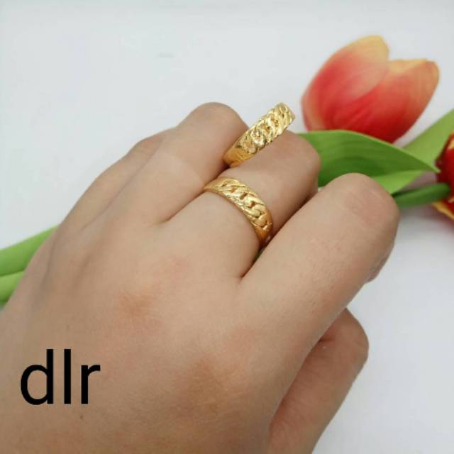 Cincin replika mas ,awet, tidak berkarat persis kayak asli