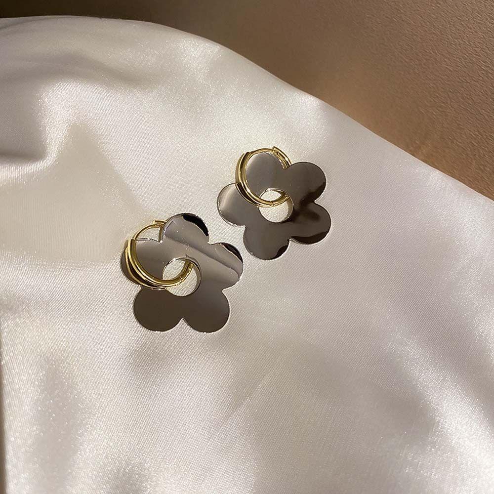 Anting Stud Bentuk Bunga Geometris Bahan Logam Gaya Korea Untuk Wanita