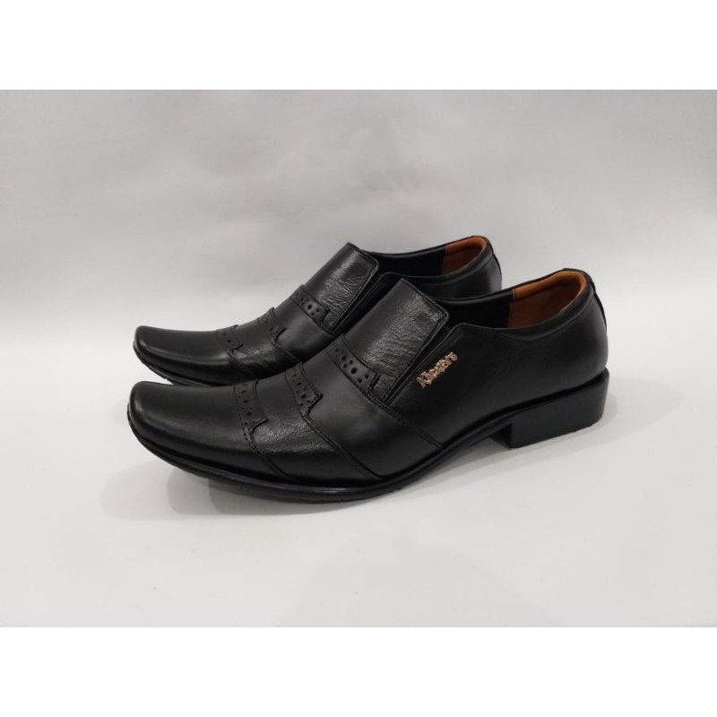 PANTOFEL KICKERS