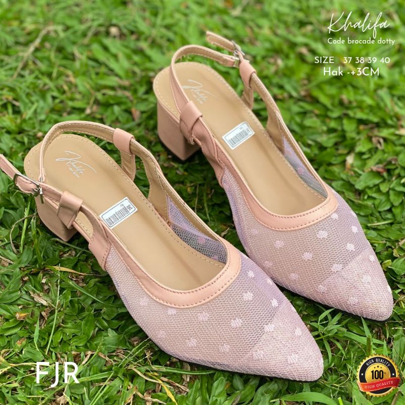 SENDAL SEPATU HAK KHALIFA BAHAN BROKAT DAN SINTETIS