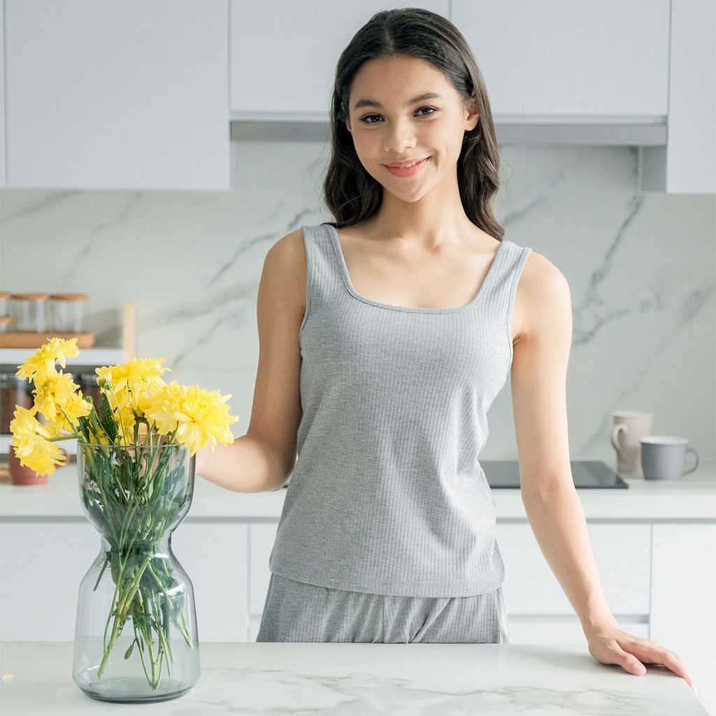 Isla Basic Tanktop Thick Strap Square Neck Stretch - Tanktop Kekinian - Pakaian Wanita - Inner - Singlet - Tank top-LIGHT GRAY