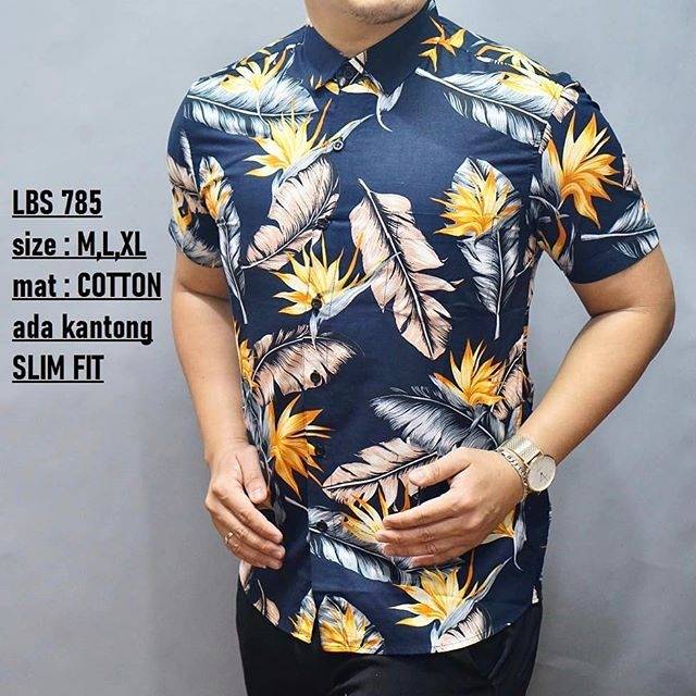 LBS 785 HEM KEMEJA BATIK PRIA SLIM FIT LENGAN PENDEK LUIGI BATANI