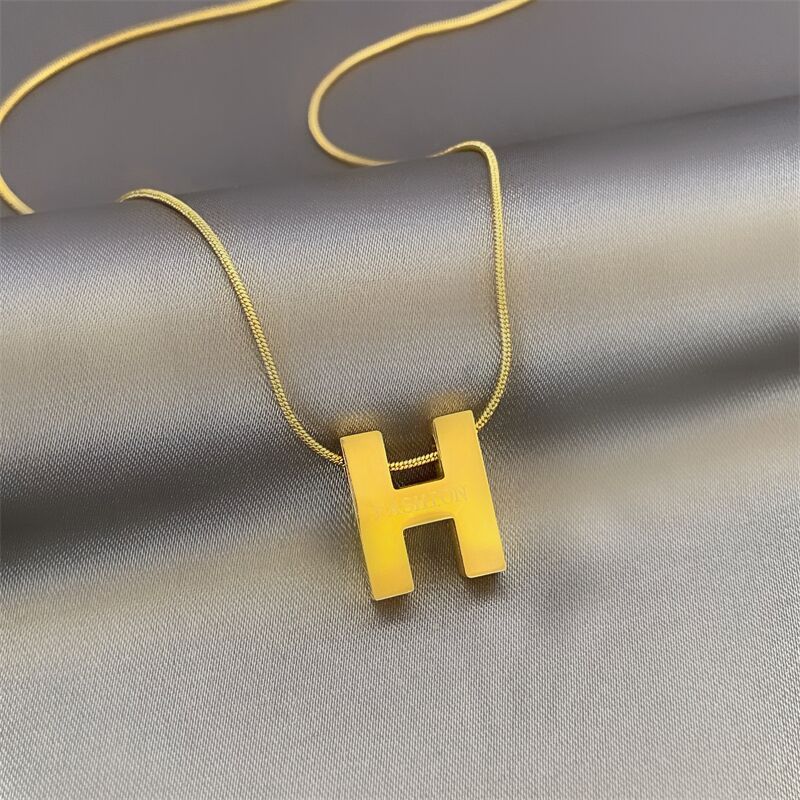 kalung titanium asli Wanita simple Huruf H necklace anti karat Liontin Emas 18k Aksesoris Korea