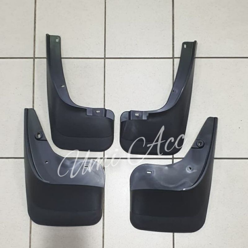 Karpet Lumpur Innova Lama 2004-2009 / Mudguard Innova