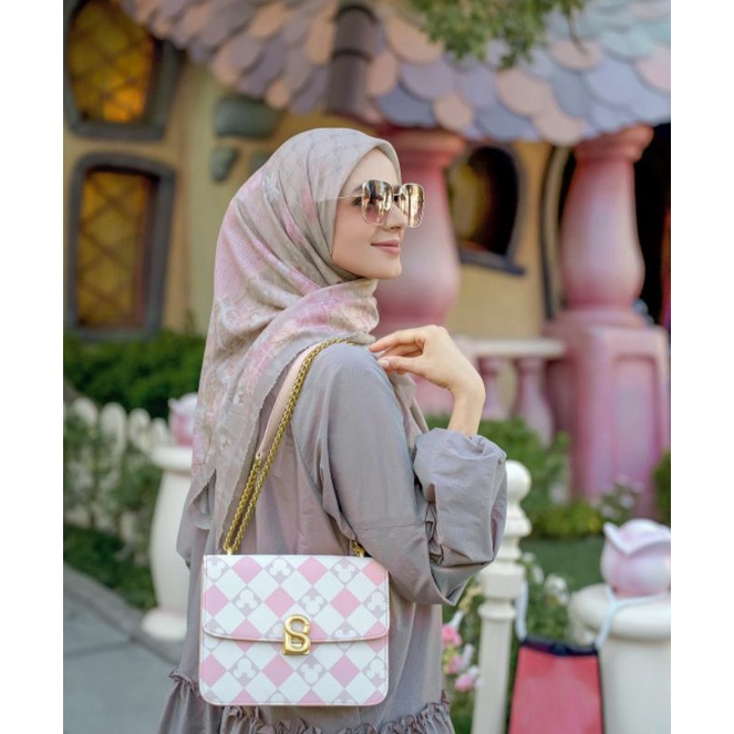 Buttonscarves Dream Park in Milk Tea