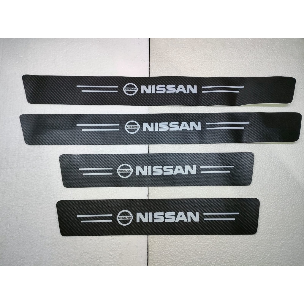 Stiker strip emblem Nissan motif karbon carbon pelindung pijakan kaki pintu masuk mobil anti gores lecet sticker aksesoris variasi logo merk untuk type All new Terra Terrano Livina Evalia Juke Serena March Xtrail X-trail Elgrand Cefiro Latio Navara