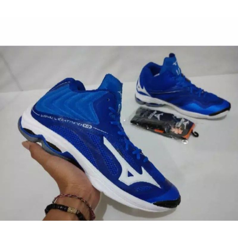 Mizuno wave lightning z6 mid mizuno wlz 6 mid sepatu voli gym running olahraga santai