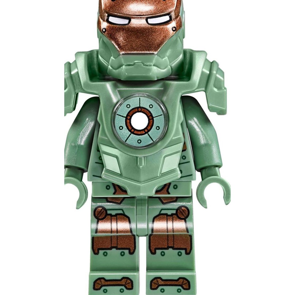 lego iron skull sub attack