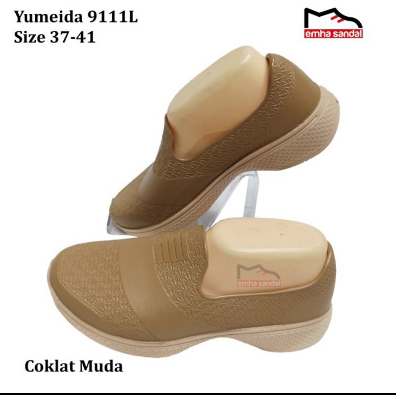 Yumeida 9111 L Sepatu Slip on Wanita Bahan Karet