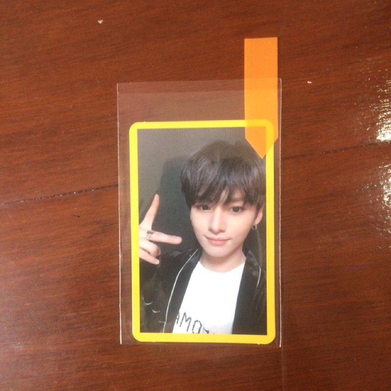 PHOTOCARD LEE KNOW STRAY KIDS CLE:yellow Wood