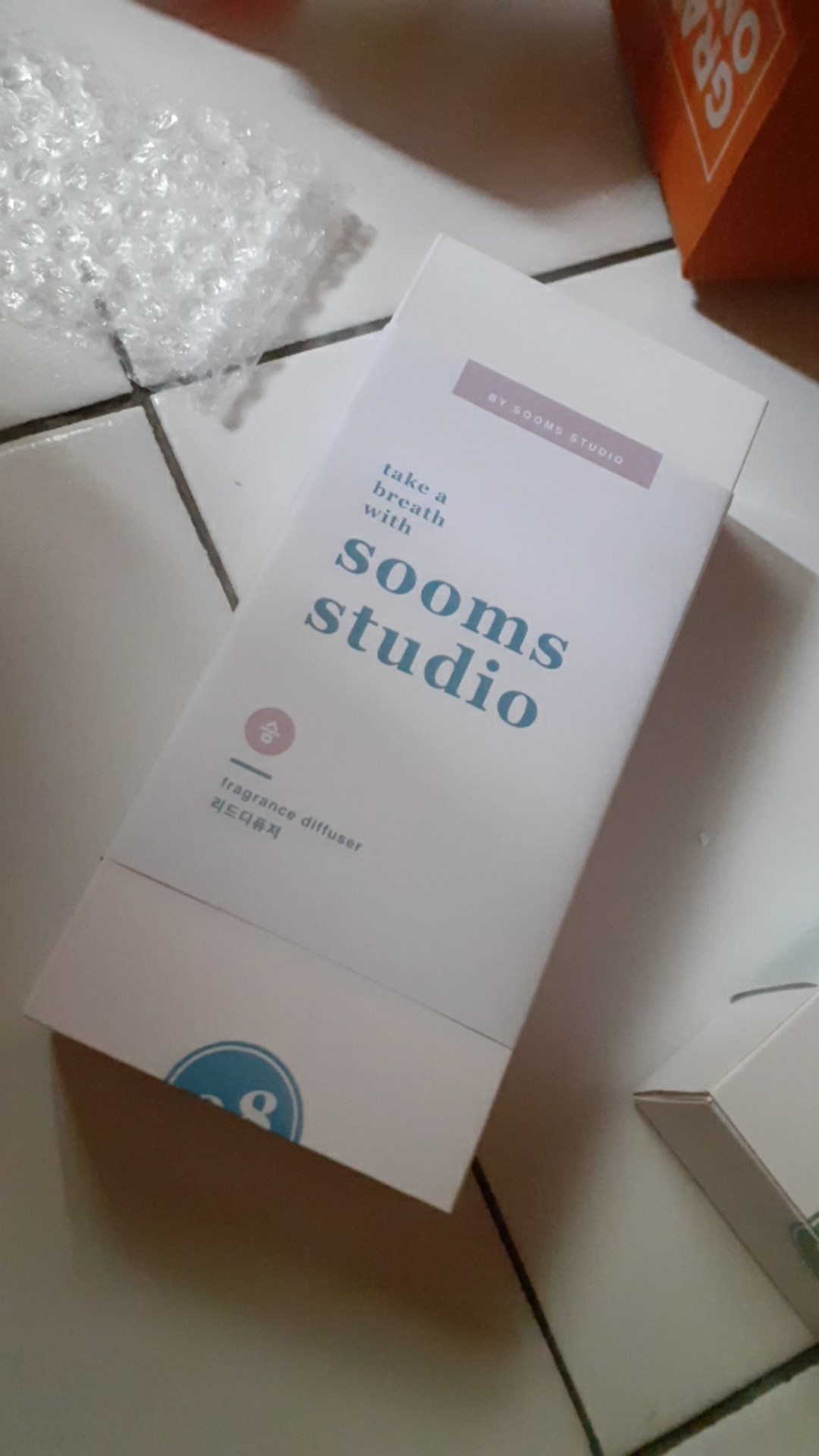 08:00 Reed Diffuser 100ml - Sandalwood, Apple & Coconut