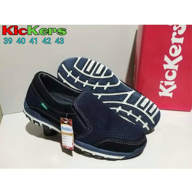 Sepatu slip on cowok kickers (1)