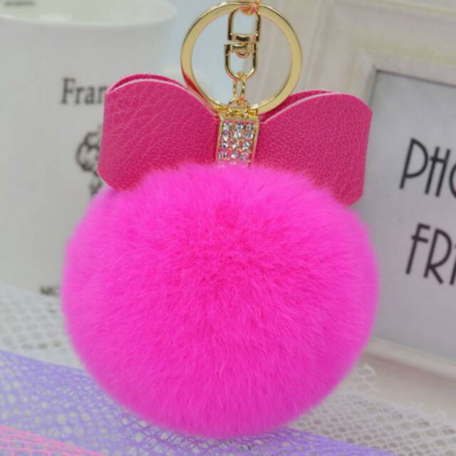 Ribbon Fur Ball Gantungan