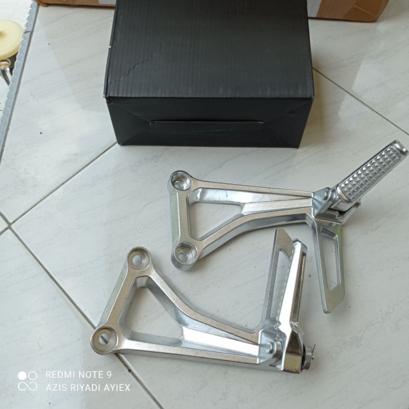 Bancik foot step belakang cb 650 import