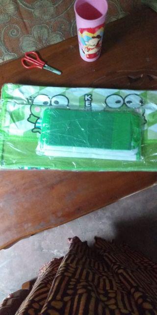 Rak Kosmetik Karakter