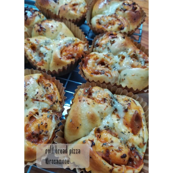 

roll bread pizza