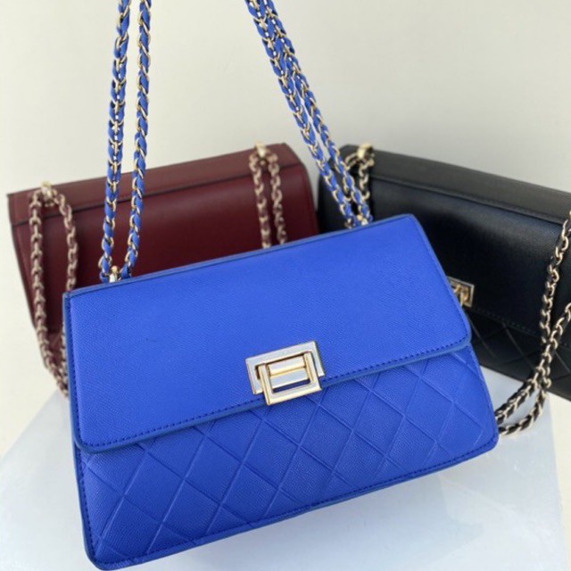 Classic Shoulder Bag