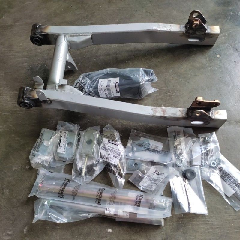 Arm kaze pnp GL 100 full set original kawasaki swing arm kaze pnp gl 100 set as