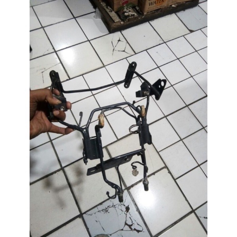 braket breket tiger Pece Pangkon lampu depan tiger tirev asimetris ori copotan motor