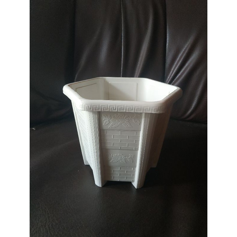 POT TANAMAN SEGI ENAM 17 CM / WARNA PUTIH TULANG
