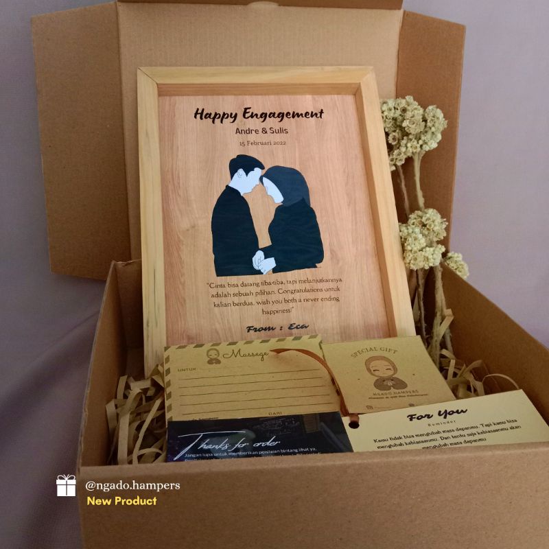 

[ 1 HARI JADI ] Kado Pernikahan | Kado Pertunangan | Kado Engagement Unik Murah | Wooden Rustic Termurah | Hampers Pernikahan