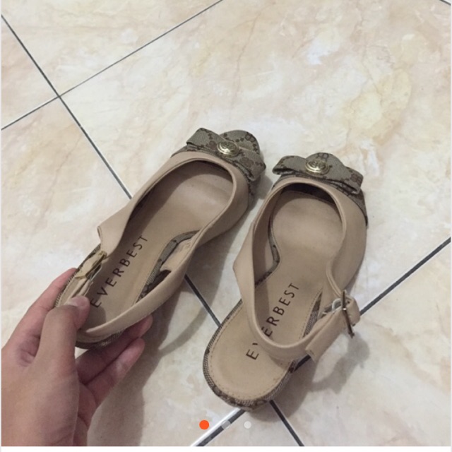 Preloved wedges everbest