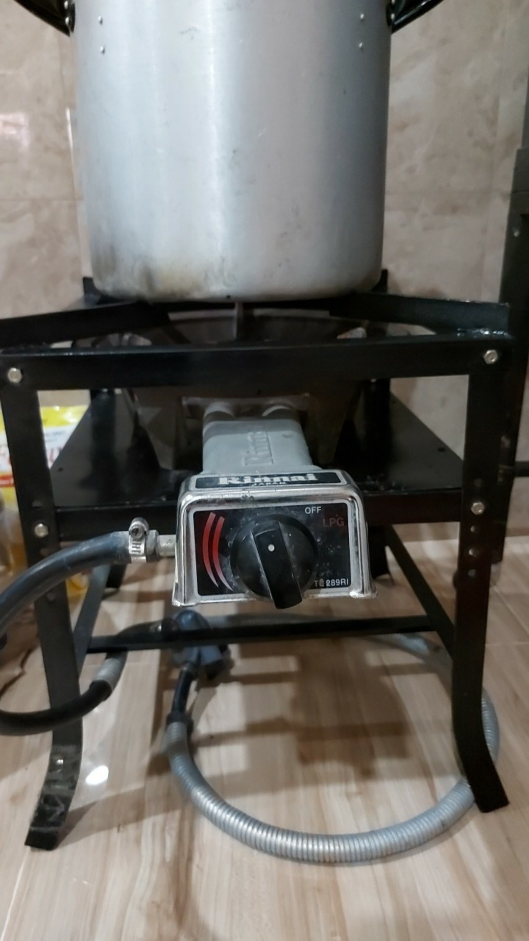 Elmart Dudukan Kompor Mawar Siku Sedang / Tatakan Rangka Rak  Kompor Mawar Martabak Cor