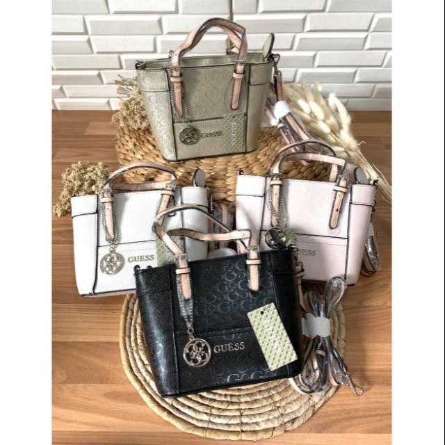 Guess delaney mini monogram holo tote bag / guess delaney mini tote bag