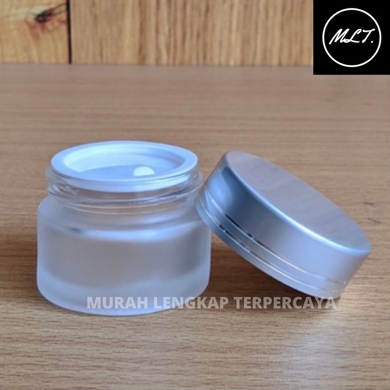 POT KOSMETIK KACA 15GR / POT CREAM 15GR KACA FROSTED /WADAH CREAM KACA 15 GRAM FROSTED SILVER / POT CREAM FROSTER 15 GR LIS SILVER TUTUP SILVER POTCREAM FROSTED KACA