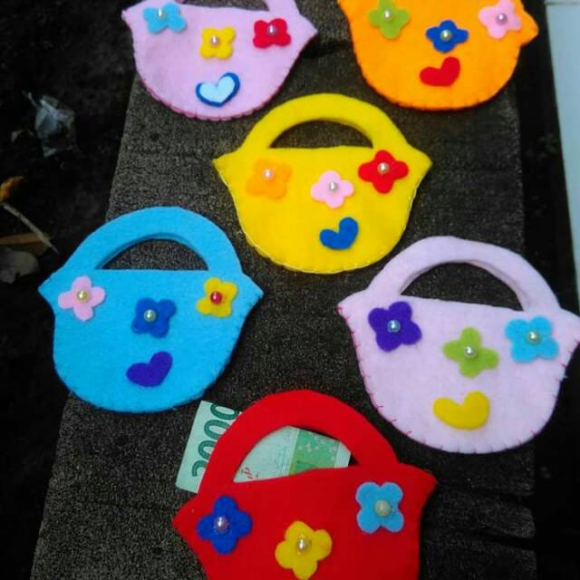 

Souvenir angpao flanel