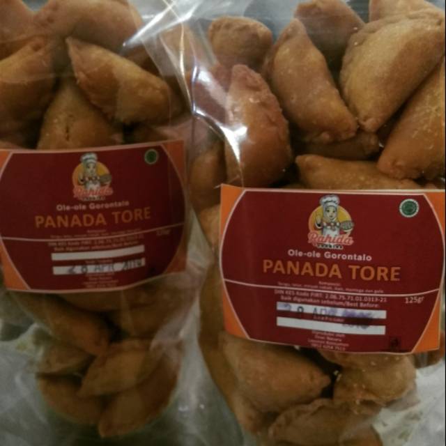 

Panada pastel isi abon ikan tuna khas Gorontalo