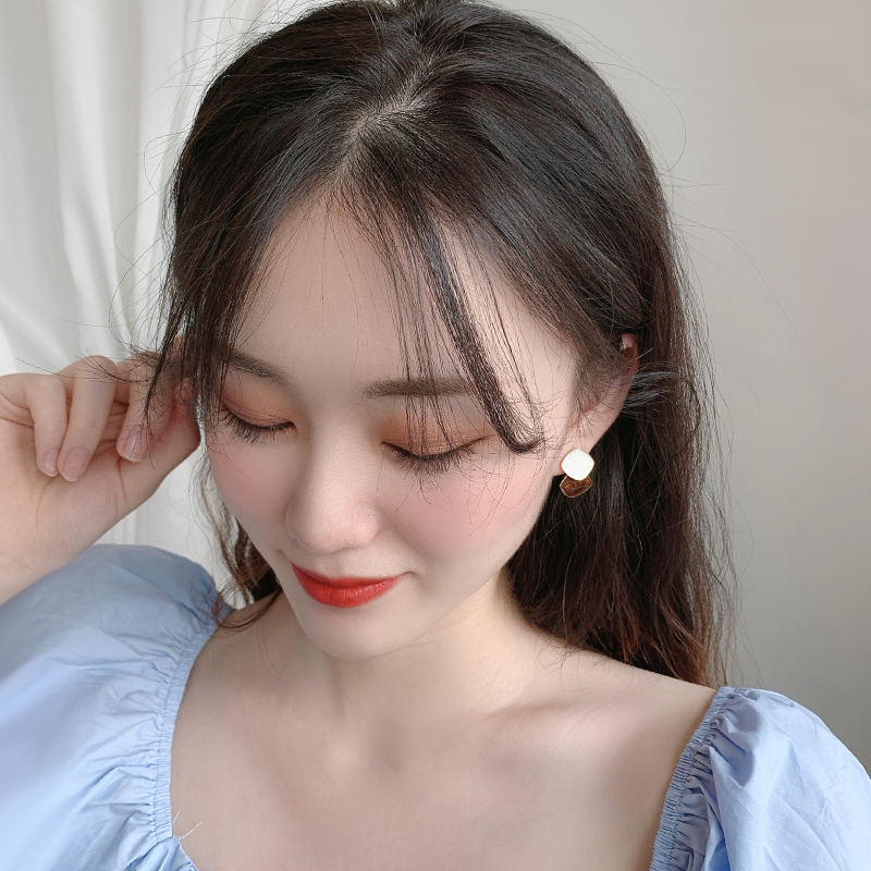 Anting Stud Bahan Logam S925 Silver Needle Aksen Berlian Gaya Korea Untuk Wanita