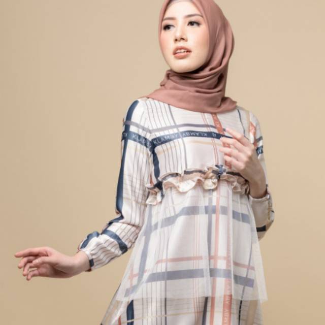 Ananta Blouse Wearing Klamby