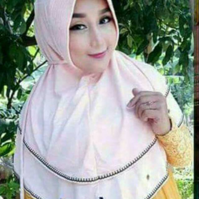 Jilbab instan sulam tali belakang