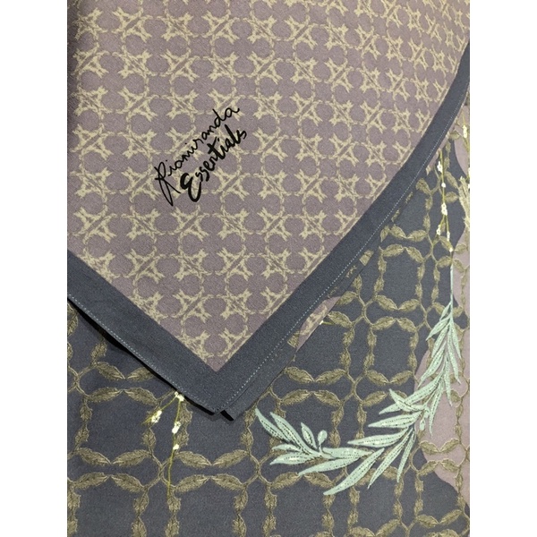 preloved scarf ria miranda essential